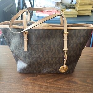 Ladies Michael Kors Purse